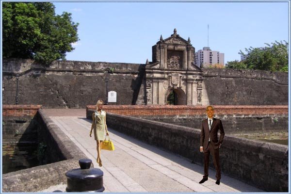 Vor dem Haupttor des Fort Santiago