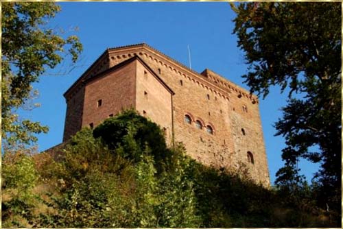 Hier im heutigen Annweiler auf der Burg Trifels wurde Richard Löwenherz gefangengehalten