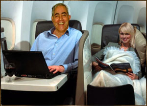Im Flugzeug bestand die Möglichkeit sich umzuziehen, denn wir hatten ja noch unser etwas grösseres Handgepäck dabei, welches an Bord noch erlaubt war. Darin war auch mein Laptop.