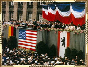 Am 26. Juni 1963 besuchte J.F. Kennedy Berlin-Klicke bitte auf das Bild