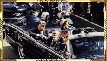 Dallas, 22.11.1963: John F. Kennedy und seine Frau Jacqueline winken aus dem offenen Wagen tausenden Texanern zu, die die Straen sumen.